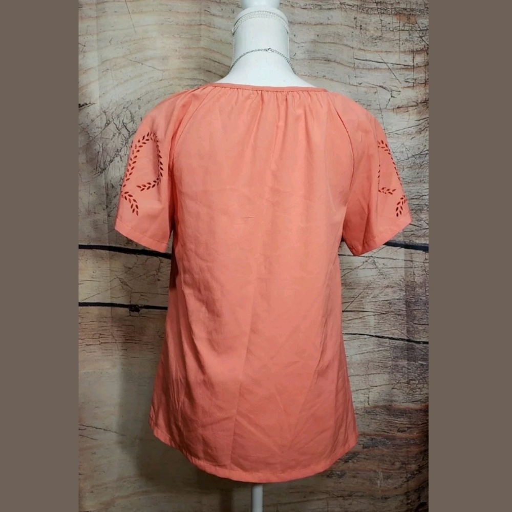 Solitaire by Ravi Khosla Coral Laser Cut Floral Blouse Women’s Small - Picture 6 of 7